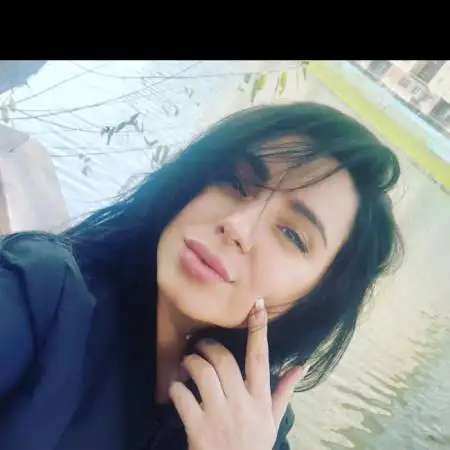 Эстер, 38