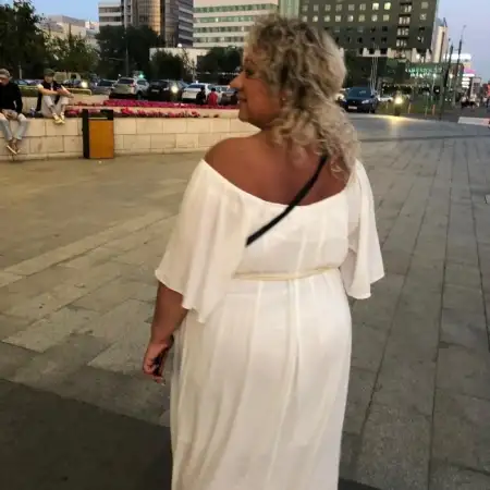 Евгения, 50