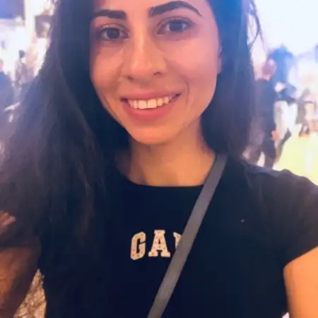 Esty, 36