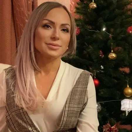 Anna, 51