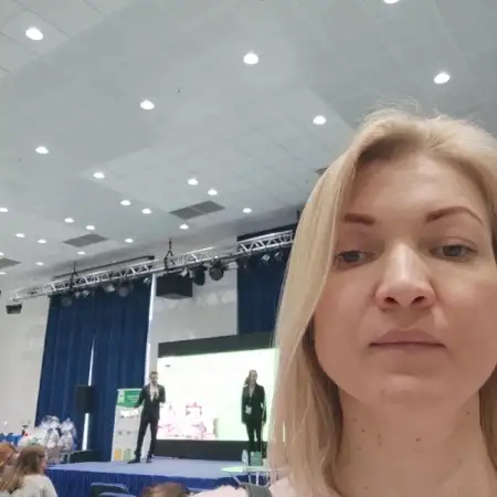 Anna, 48