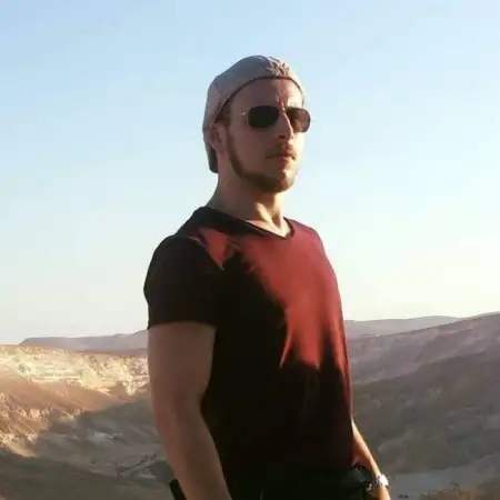 Marc, 32