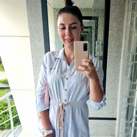 Anna, 36