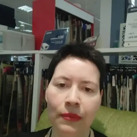 Эмилия, 55