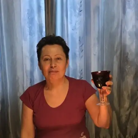 Илана, 64 