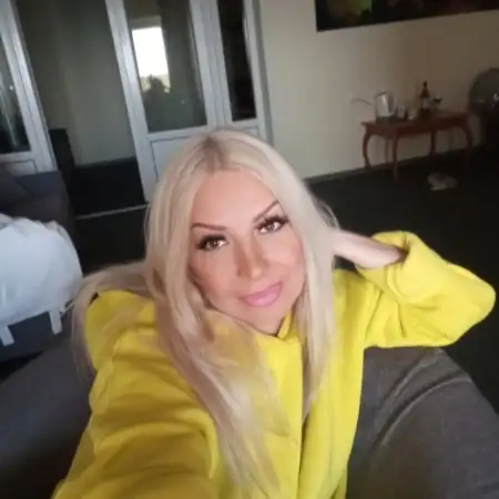 Olya, 52
