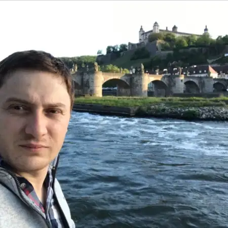 Feliks, 35