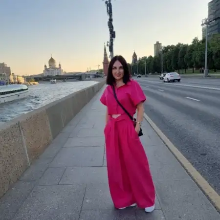 Natalia, 42