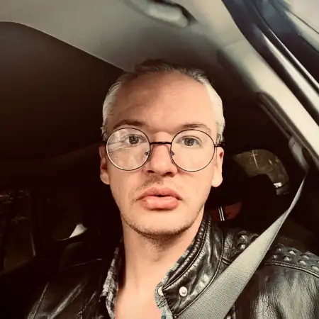Anton, 38