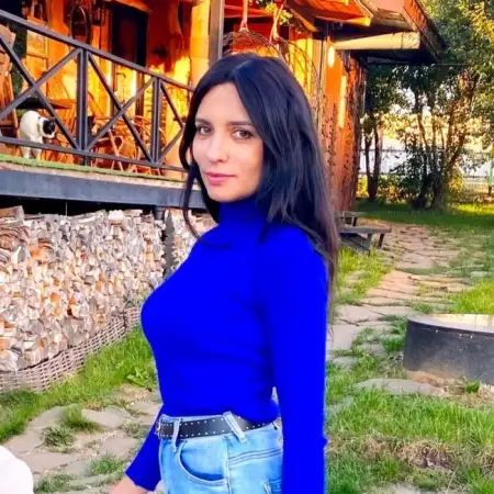 Elena, 45
