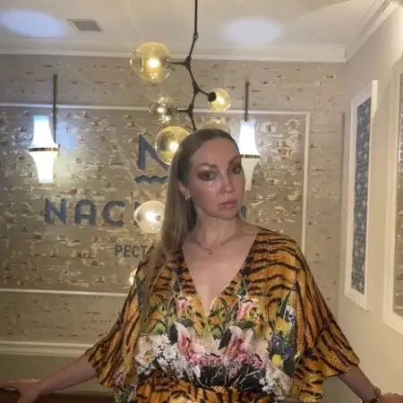 Нина, 48