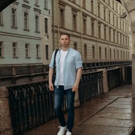 Aleksandr, 41