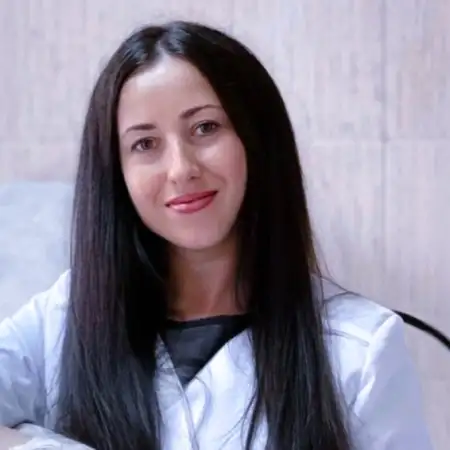 Lena, 39