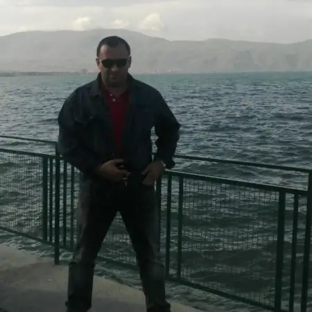Vahe, 52