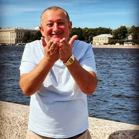 Юрий, 52