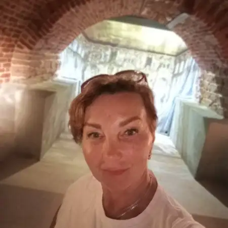 Elena, 63