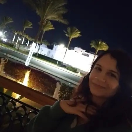 Nika, 32
