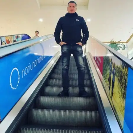 Vadim, 42