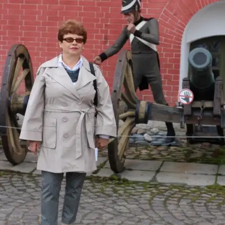 Анна, 69