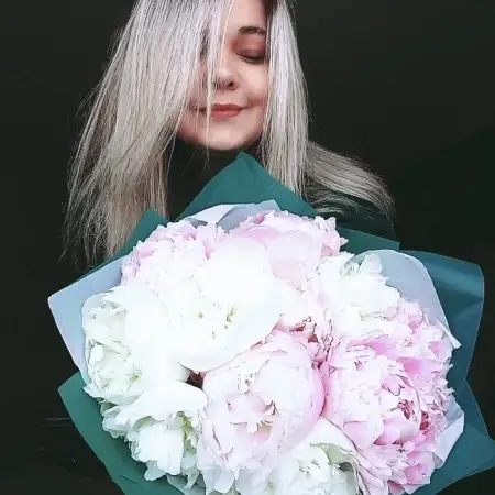 Ilona, 29