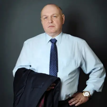 Виктор, 62