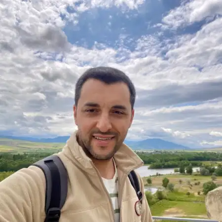 Pavel, 33