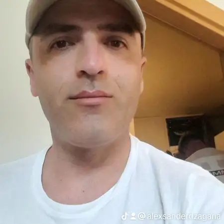 Alexsander, 43