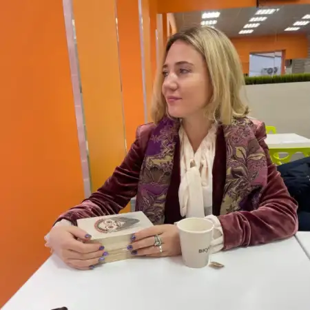 Mariya, 37