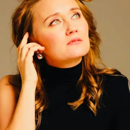 Olga, 39