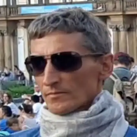 Serge, 45