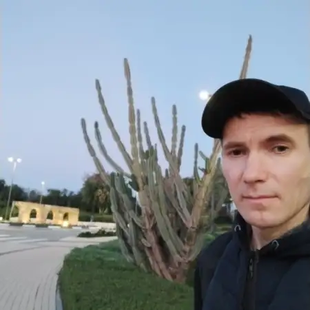 Aleksei, 48