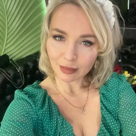 Irina, 46