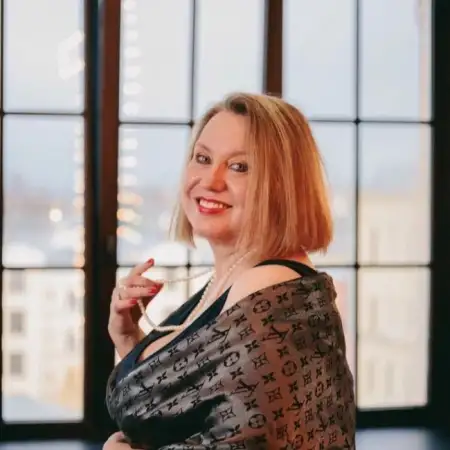 Елена, 60