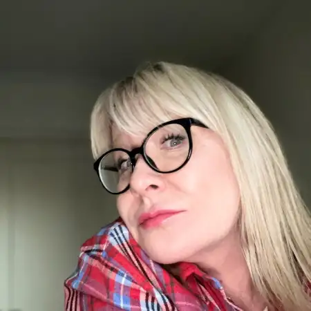 Юлия, 53