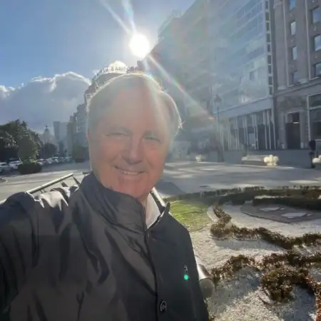 Gosta, 58