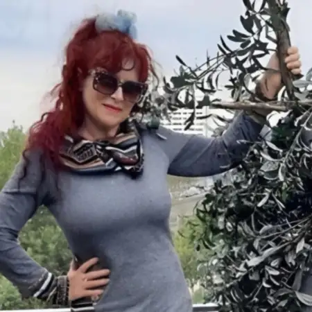 Daniela, 68