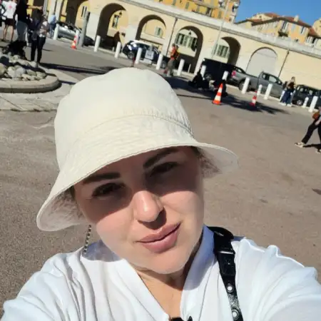 Ina, 46