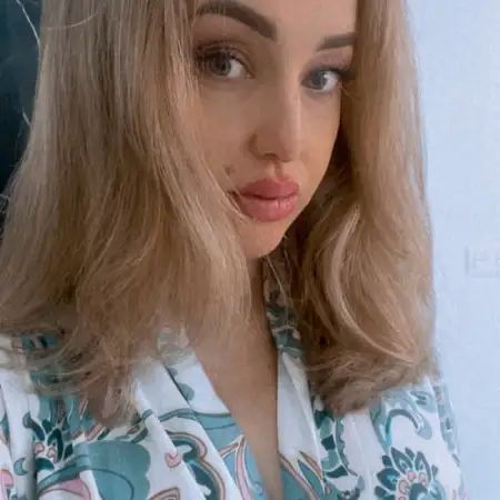 Anna, 35