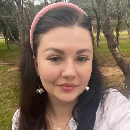 Kate, 30