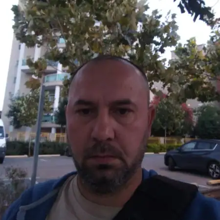 Валентин, 39Петах Тиква, Израиль