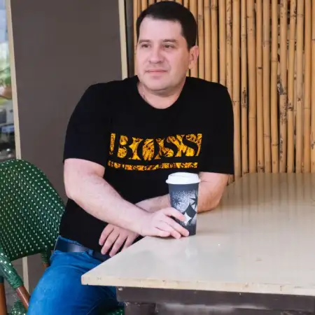 Yan, 48Бат Ям, Израиль 