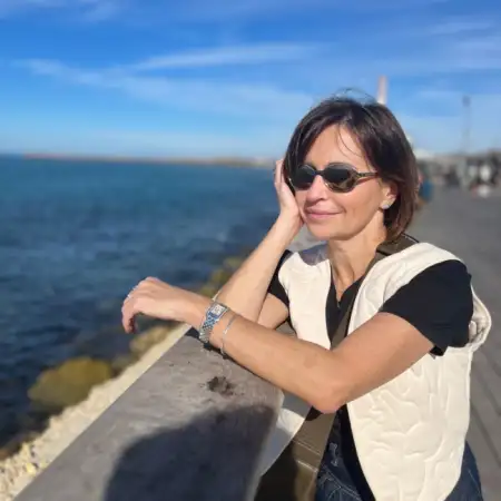 Anna, 46