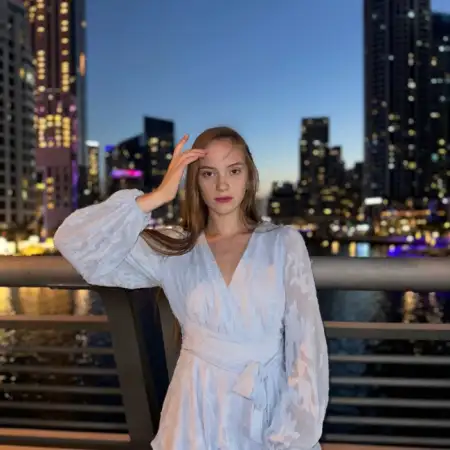 Yulia, 23