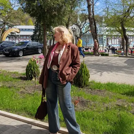 Lili, 58