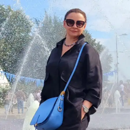 Алла, 52