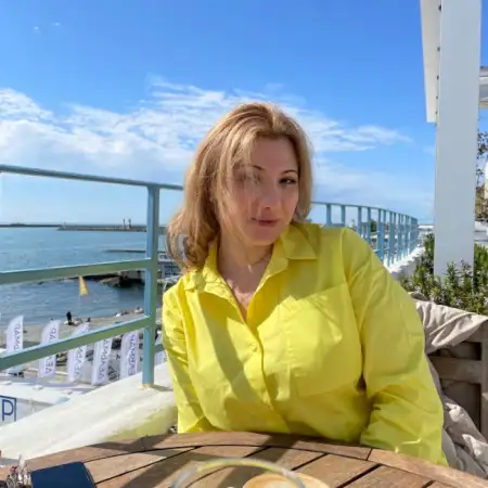 Elvira, 43