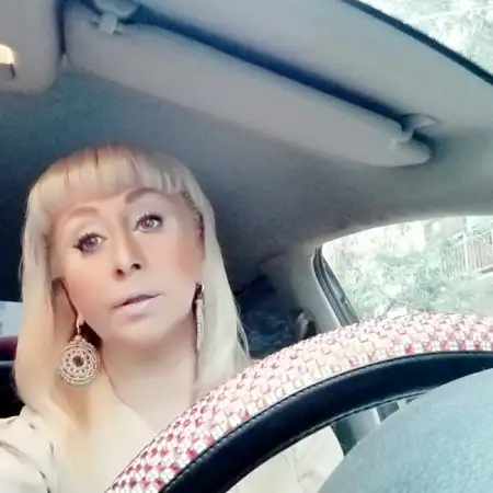 Eva, 45