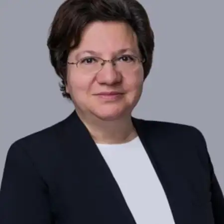 Natalia, 53