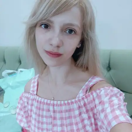 Dora, 32