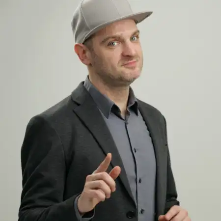 Максим, 43